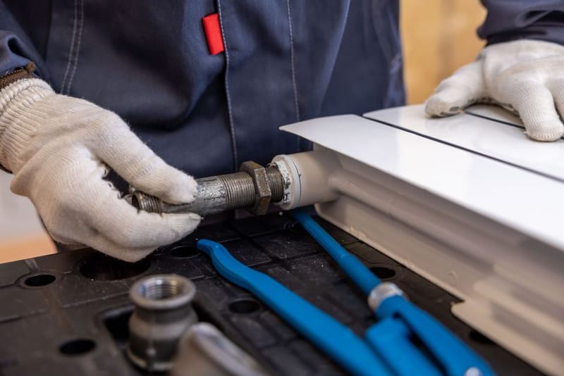 Heat Pump: Underfloor Heating vs Radiators UK 2026